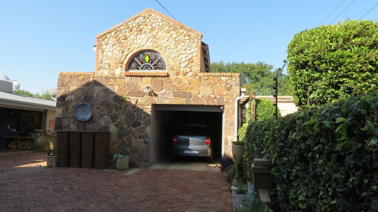 The Sculpture Yard 1 Apartment Pretoria Exterior photo