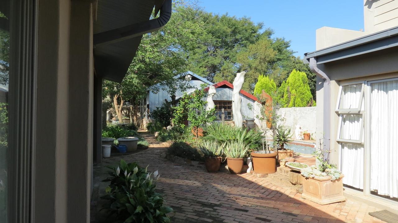 The Sculpture Yard 1 Apartment Pretoria Exterior photo